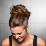 Hairdo Fancy Do Elastische Haargummi Dunkelbraun Schwarz Haar mit Streifen